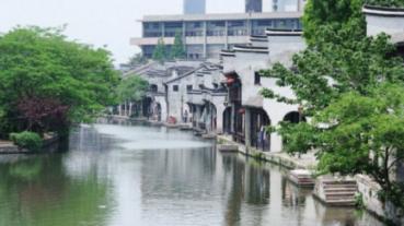 华妃死前甄嬛穿的这身衣服有什么秘密？